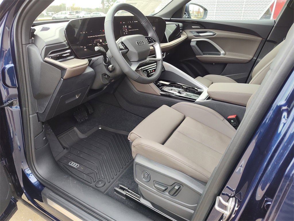 New 2025 Audi Q5 Premium Plus image 2
