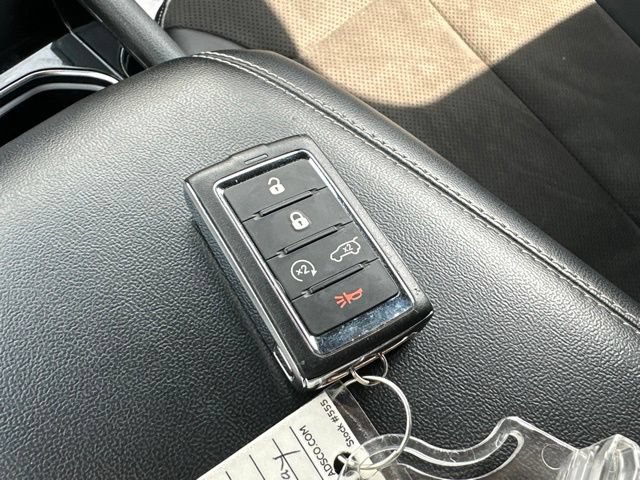 Used 2023 Jeep Grand Cherokee L Laredo AWD/4WD image 2