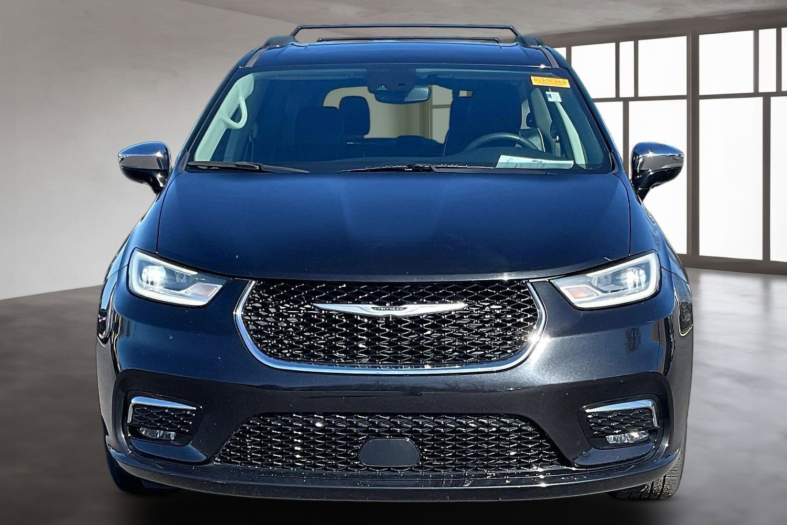 Used 2023 Chrysler Pacifica Limited video 2