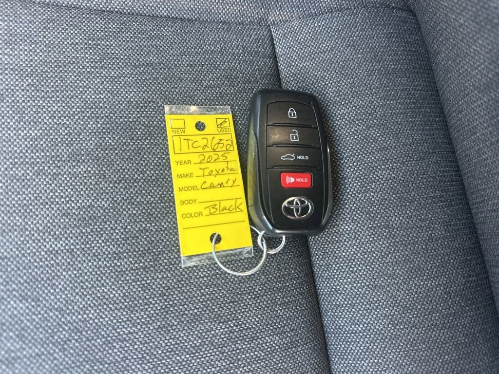 Used 2025 Toyota Camry LE image 32