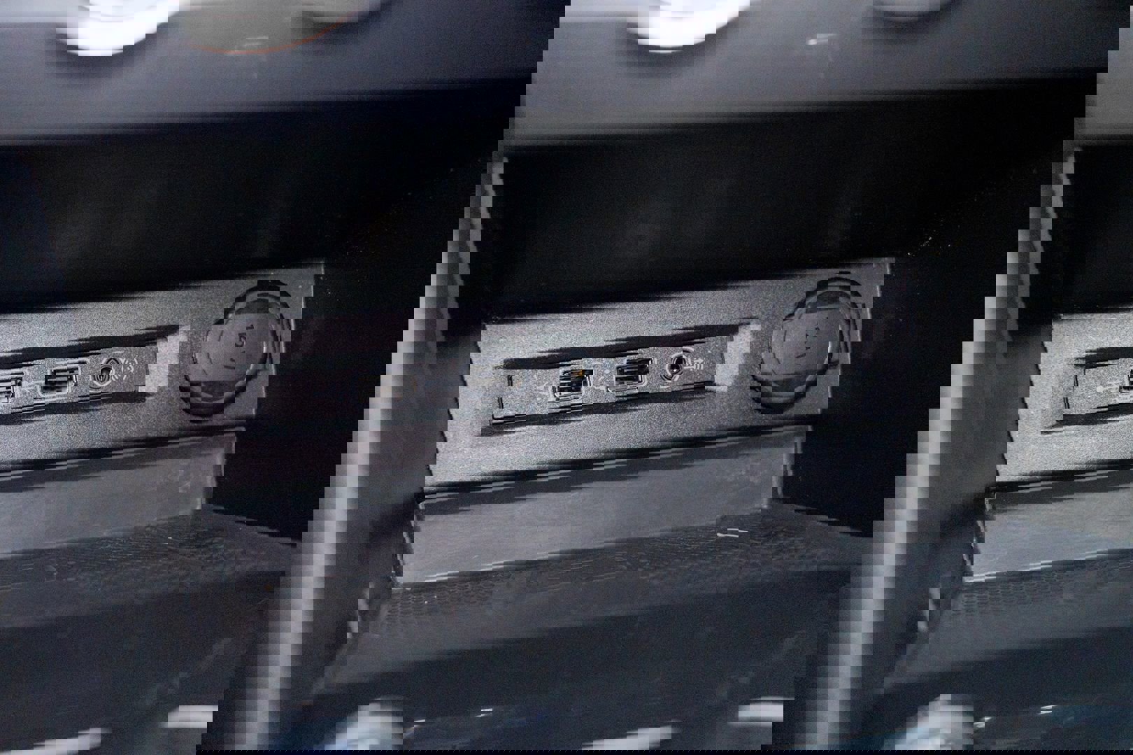 Used 2020 Volkswagen Tiguan SE R-Line w/ 3rd Row Seat Package image 49