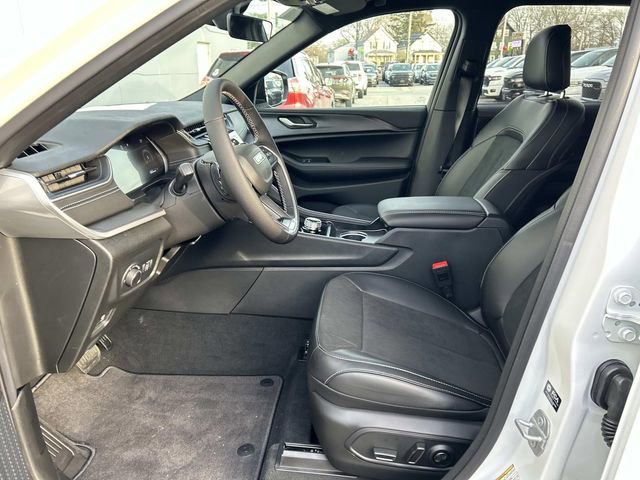 New 2025 Jeep Grand Cherokee Laredo image 6