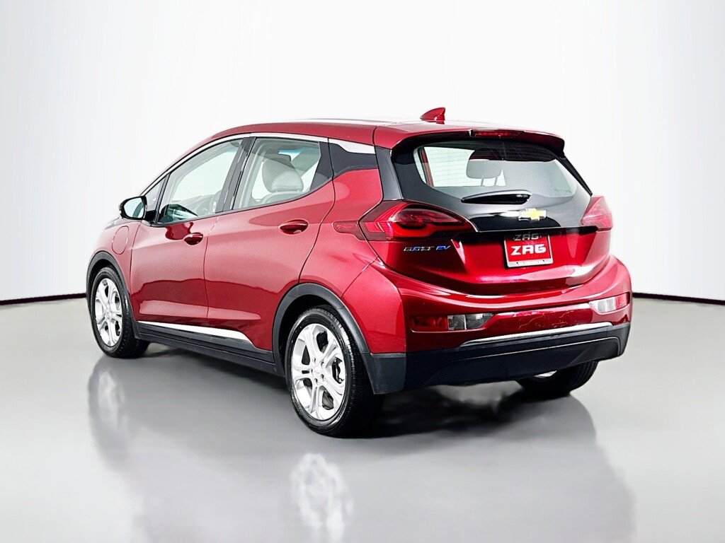 Used 2021 Chevrolet Bolt LT image 3