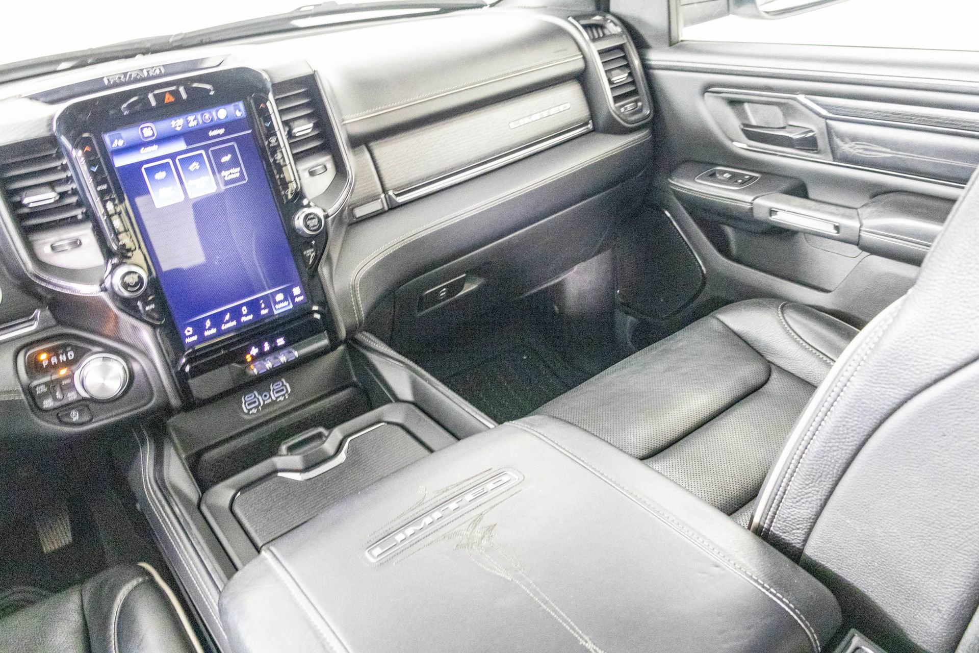 Used 2023 RAM 1500 Limited w/ Body Color Bumper Group image 32