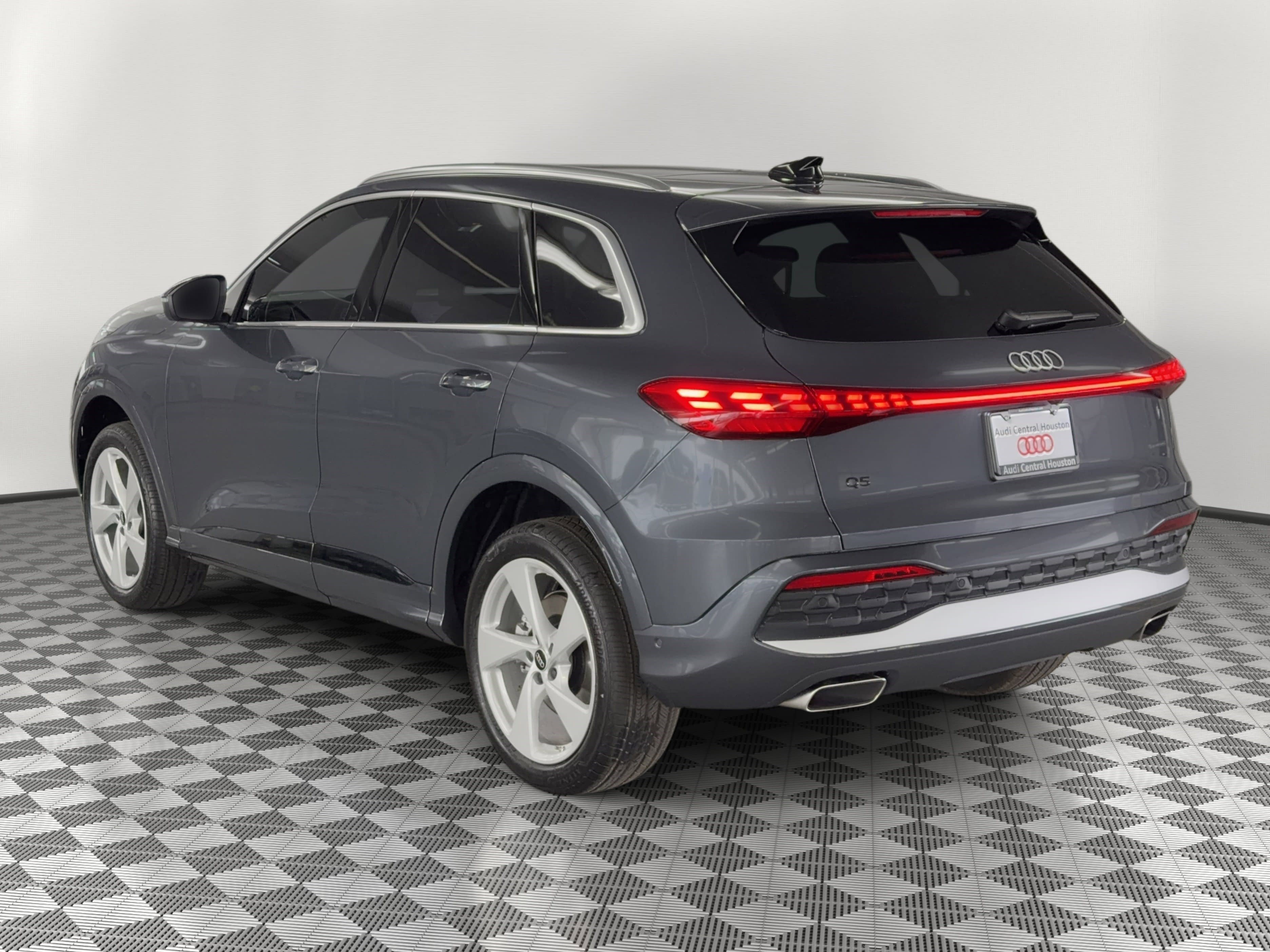 New 2026 Audi Q5 Premium Plus image 3