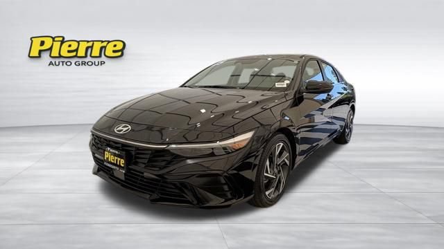 Used 2025 Hyundai Elantra Limited