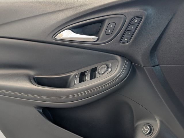 Certified 2022 Buick Encore GX Essence w/ Experience Buick Package FWD image 24