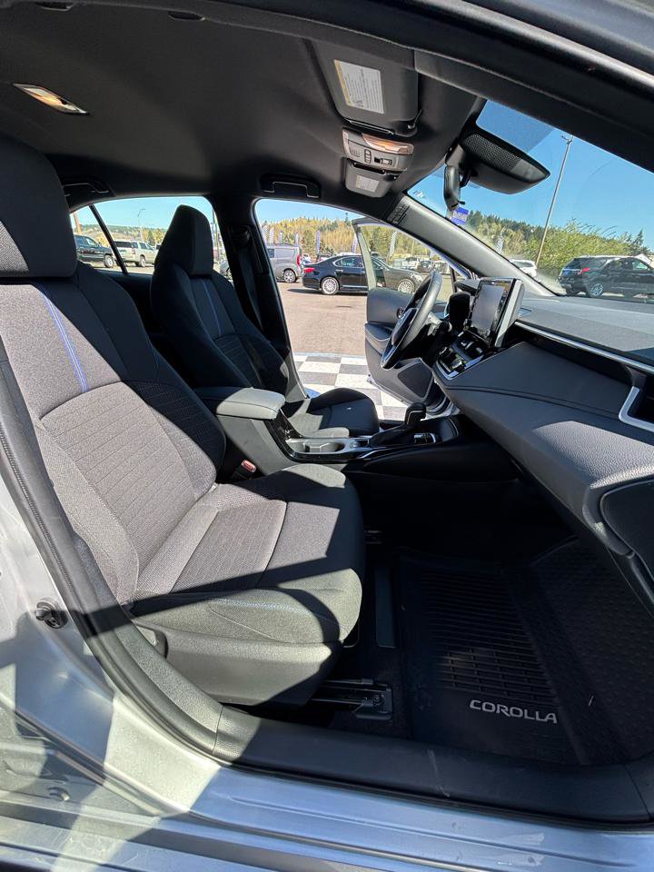 Used 2020 Toyota Corolla SE FWD image 25