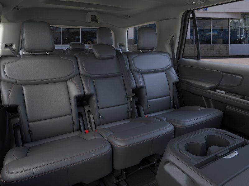 New 2025 Ford Expedition Active image 11