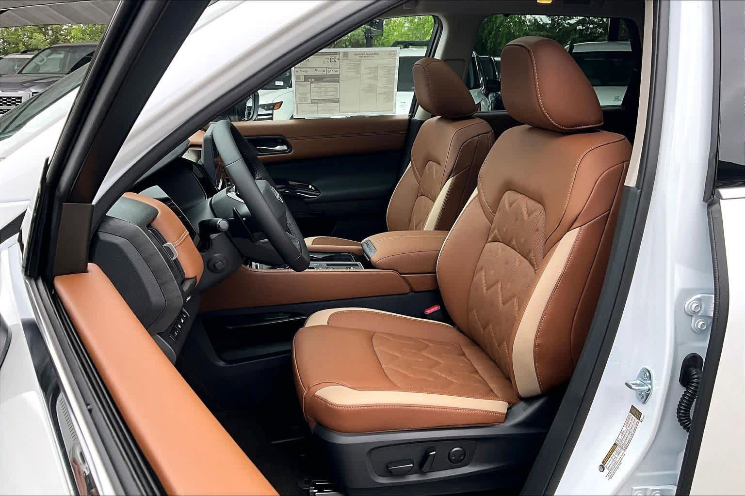 New 2026 Nissan Pathfinder Platinum FWD image 15