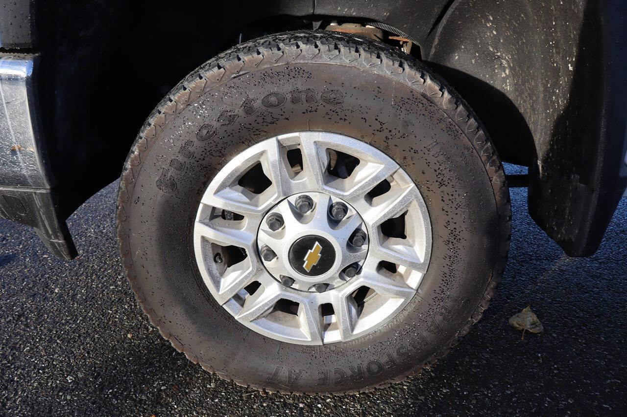 Used 2023 Chevrolet Silverado 2500 LT image 9