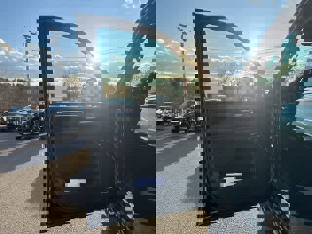 New 2026 GMC Sierra 2500 SLT w/ SLT Convenience Package image 17