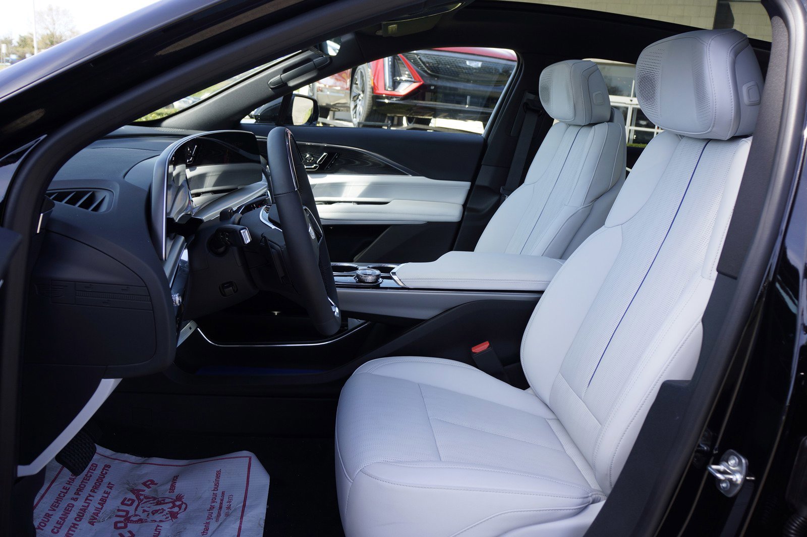 New 2024 Cadillac Lyriq Luxury image 22