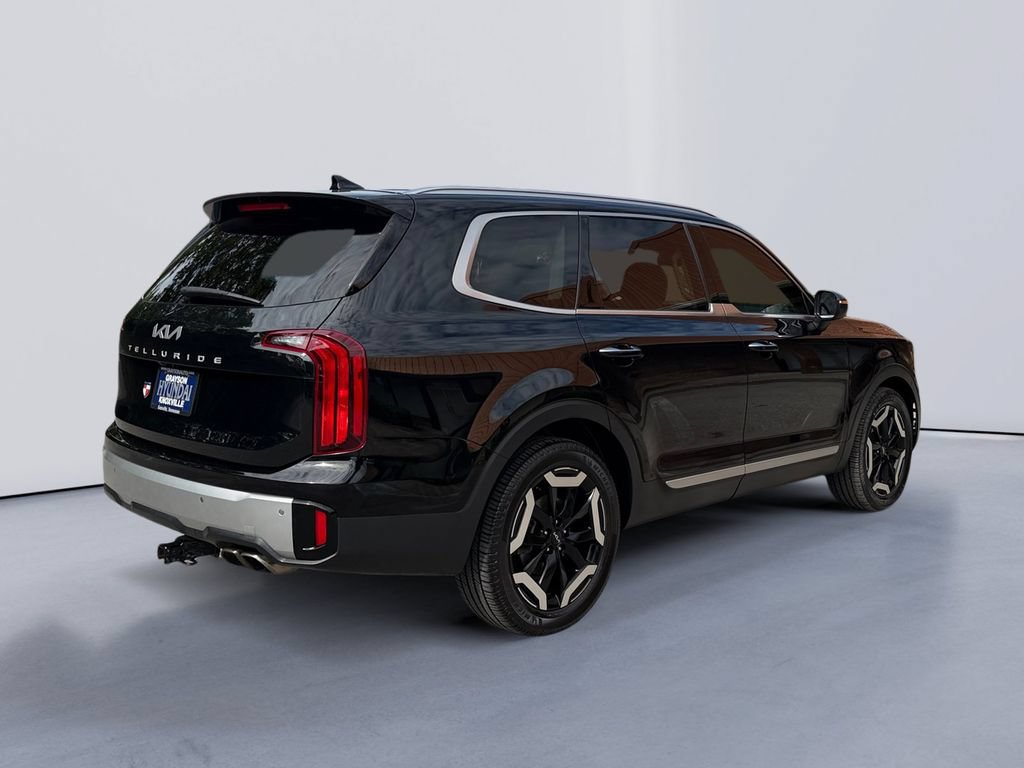 Used 2023 Kia Telluride S FWD image 3