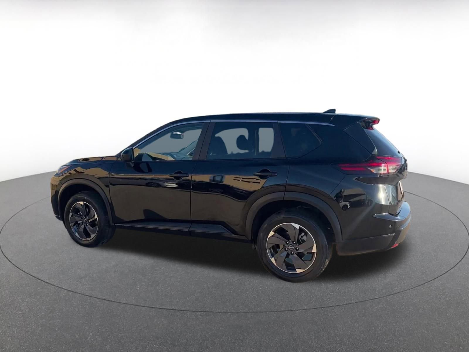 Used 2025 Nissan Rogue SV FWD image 10