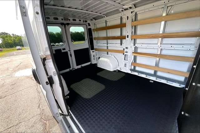 Used 2025 RAM ProMaster 2500 w/ U-Haul Equipment Group FWD image 23