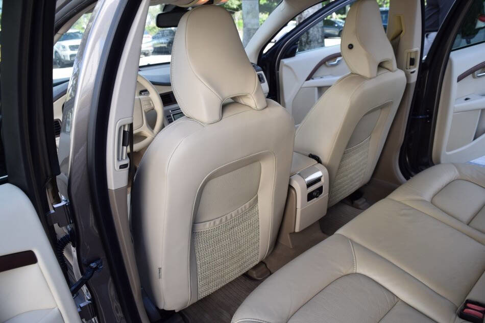 Used 2011 Volvo XC70 3.2 w/ Premium Pkg image 45