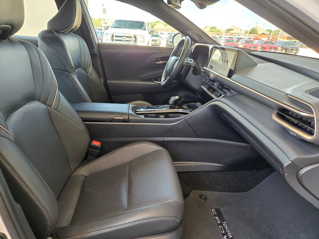 Used 2025 Toyota Crown Platinum AWD/4WD image 26