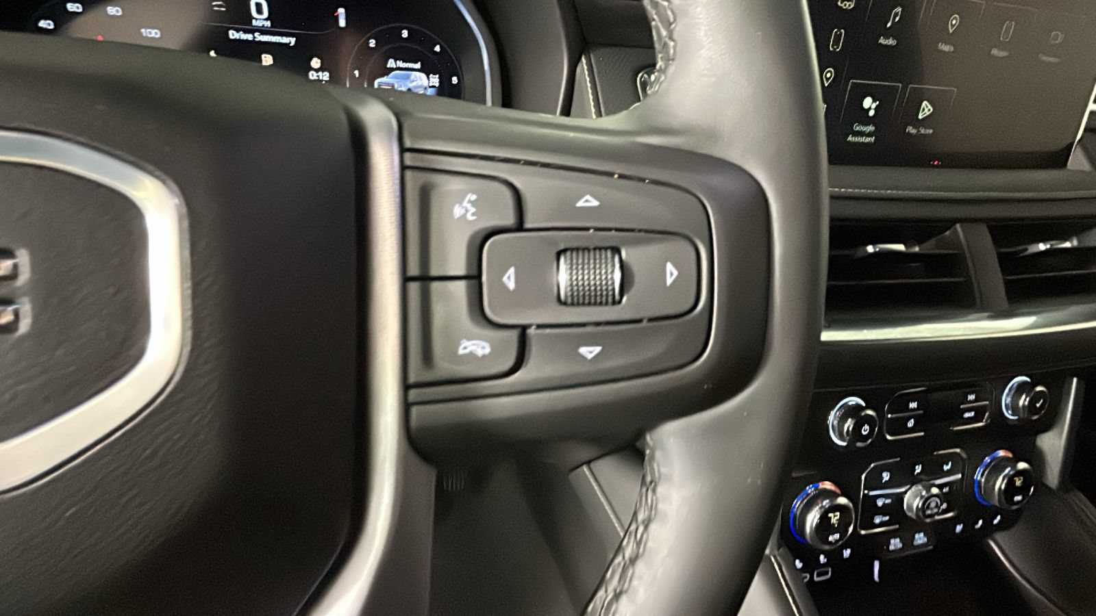 Used 2024 GMC Yukon XL SLT w/ SLT Luxury Package AWD/4WD image 20