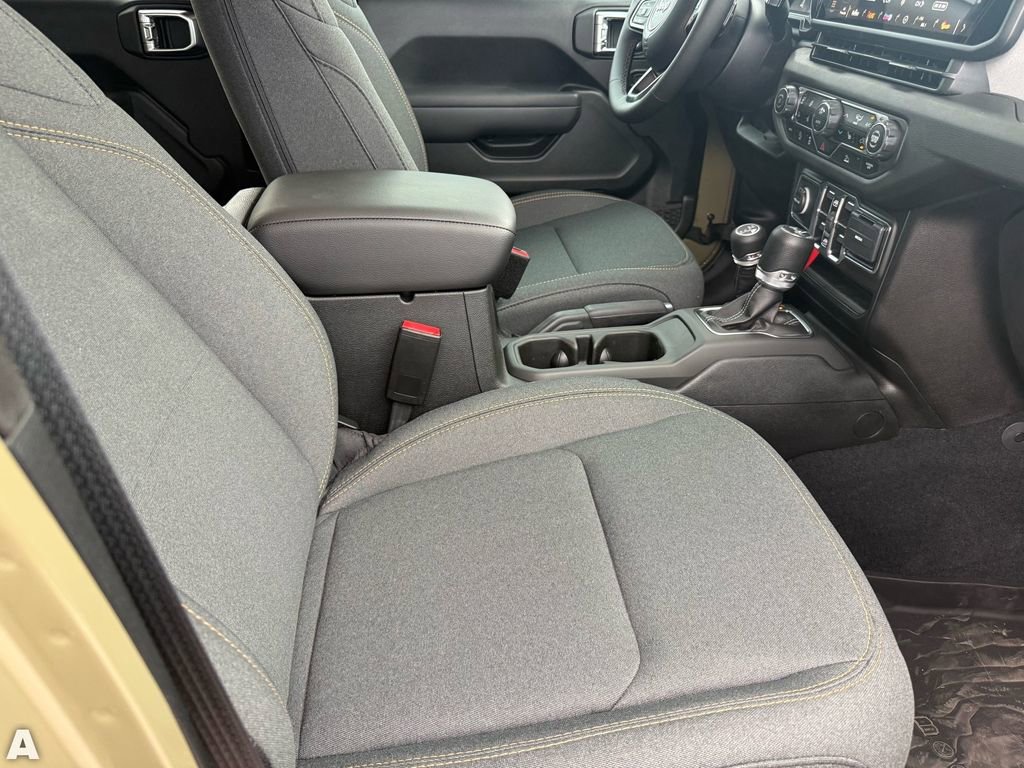 Used 2025 Jeep Wrangler Sport S image 29