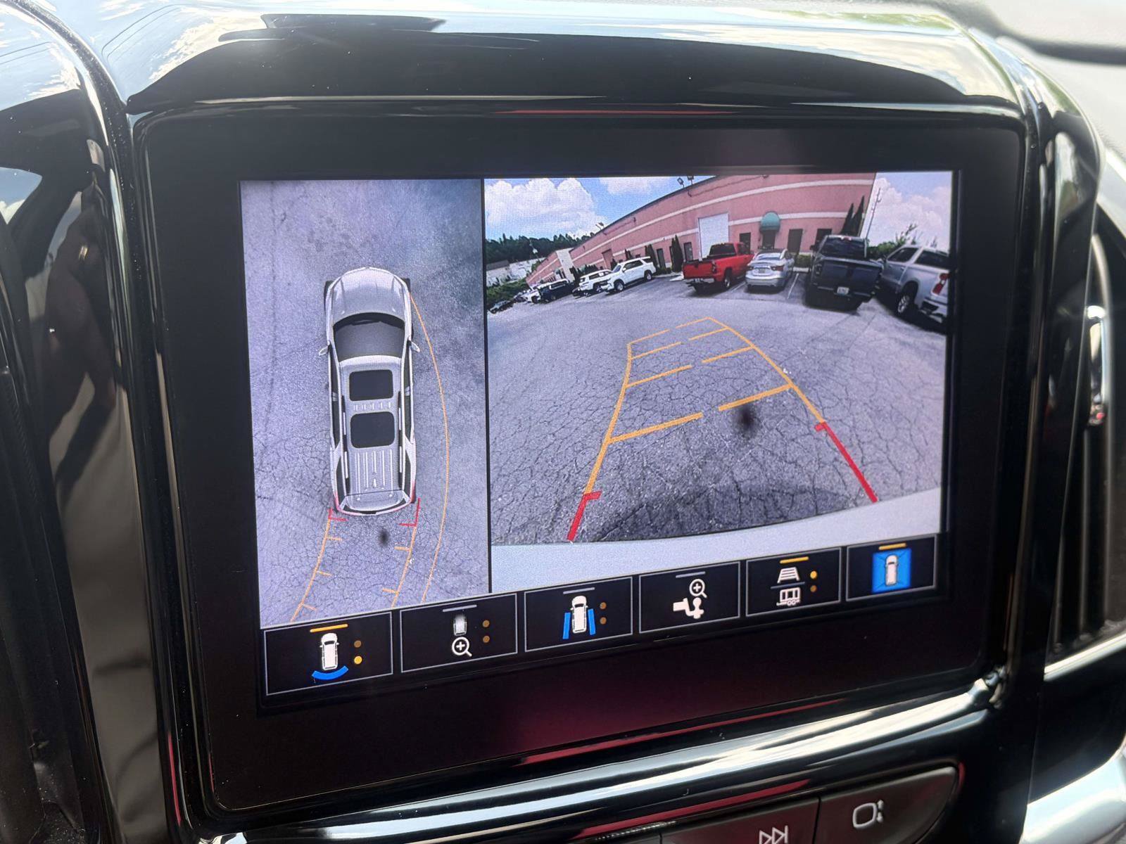 Used 2022 Chevrolet Traverse Premier w/ Redline Edition FWD image 15