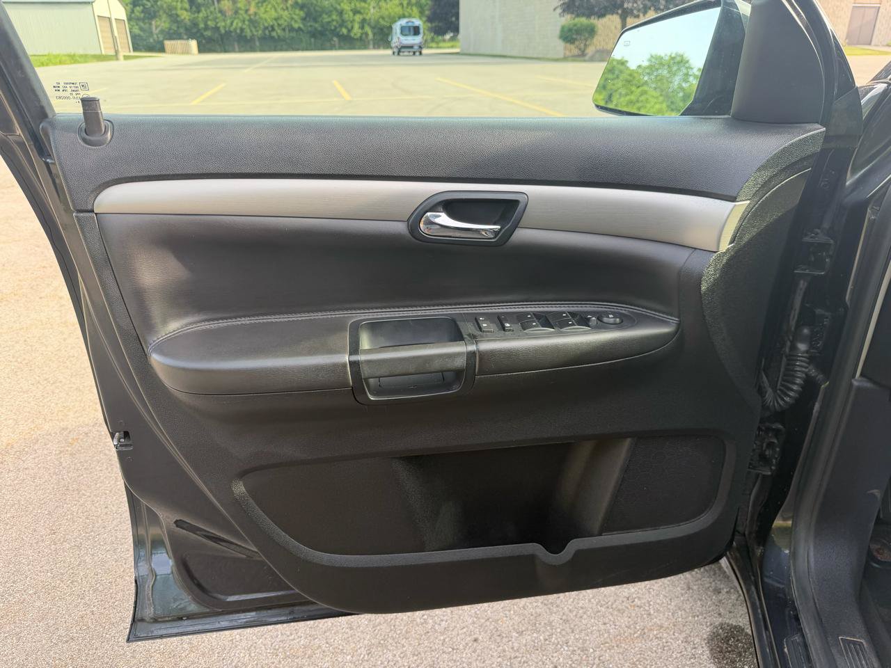 Used 2007 Saturn Outlook XE w/ Advanced Audio Pkg FWD image 13