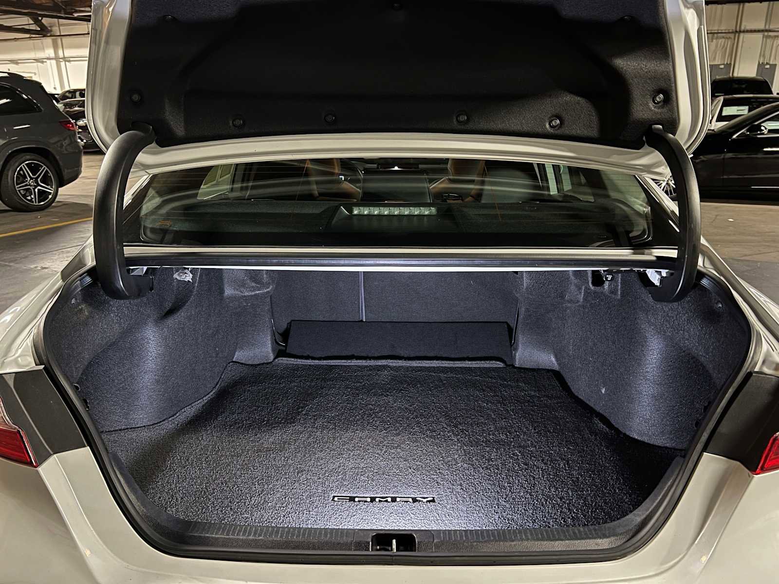 Used 2023 Toyota Camry SE w/ Cold Weather Package image 16