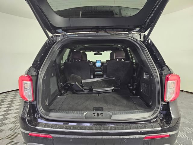 Used 2020 Ford Explorer Platinum w/ Premium Technology Package image 17
