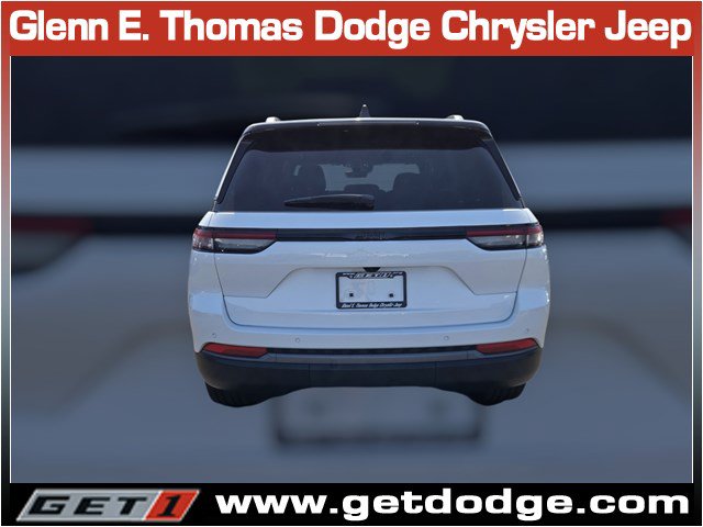 New 2027 Jeep Grand Cherokee Limited RWD image 5