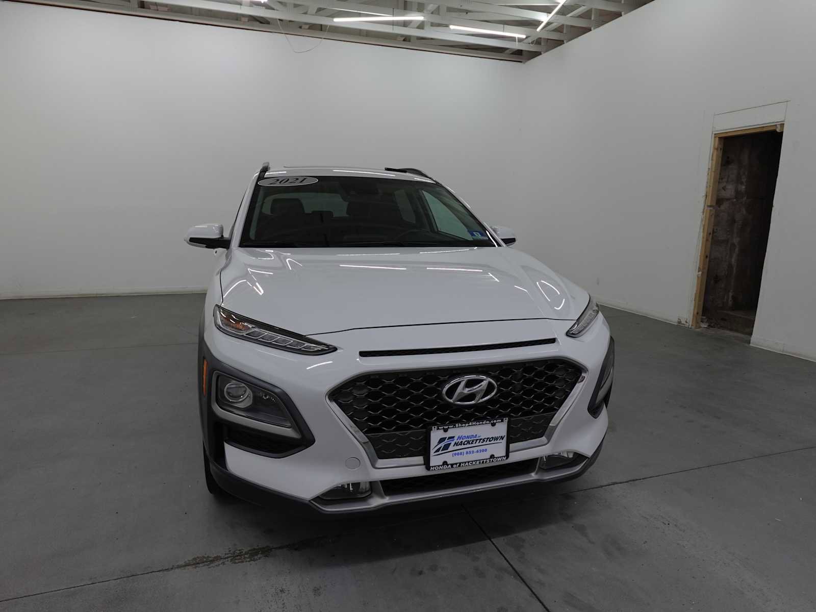 Used 2021 Hyundai Kona Limited AWD/4WD image 3