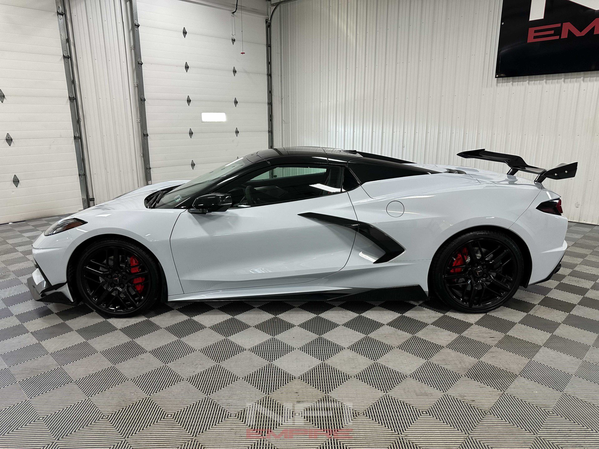 Used 2021 Chevrolet Corvette Stingray Premium Conv w/ Z51 Performance Package RWD image 2