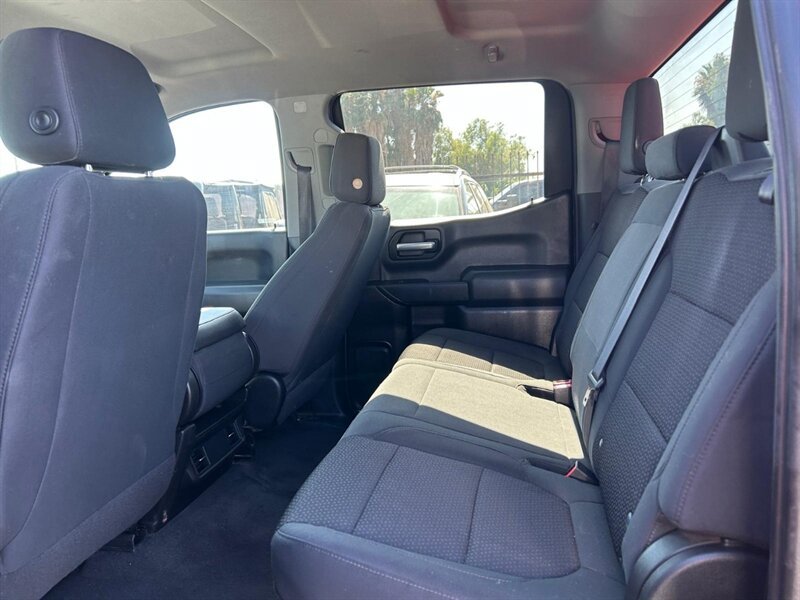 Used 2020 Chevrolet Silverado 1500 Custom w/ Custom Value Package AWD/4WD image 18