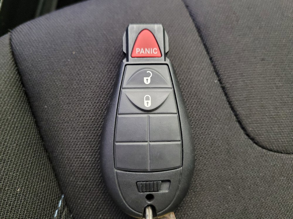 Used 2019 Jeep Cherokee Latitude w/ Popular Appearance Group AWD/4WD image 32