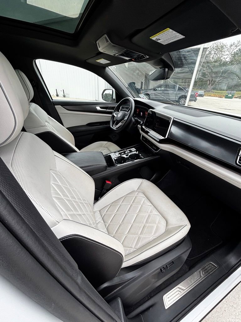 Used 2024 Volkswagen Atlas Cross Sport SEL Premium R-Line image 20