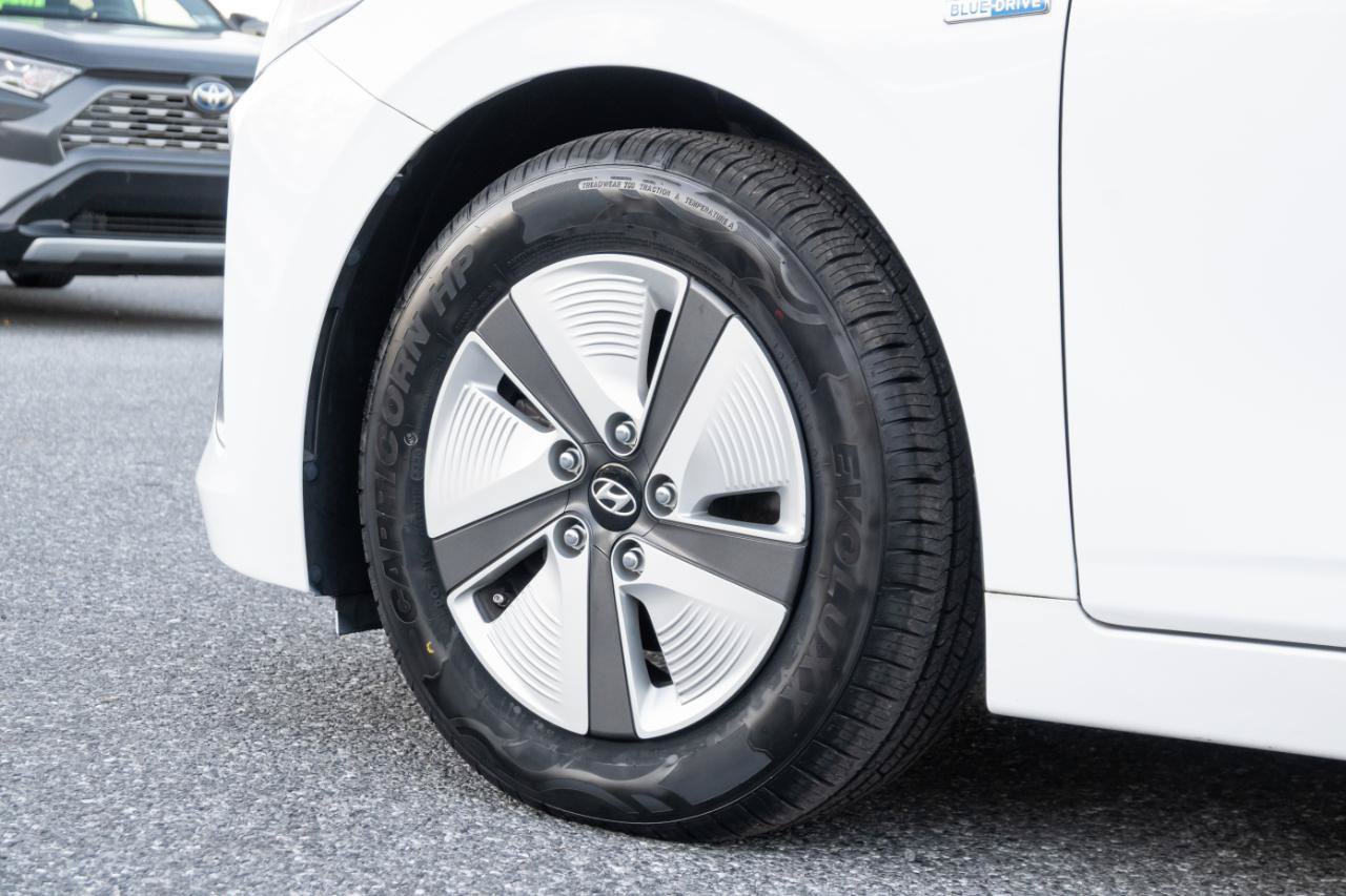 Used 2019 Hyundai Ioniq Blue FWD image 15