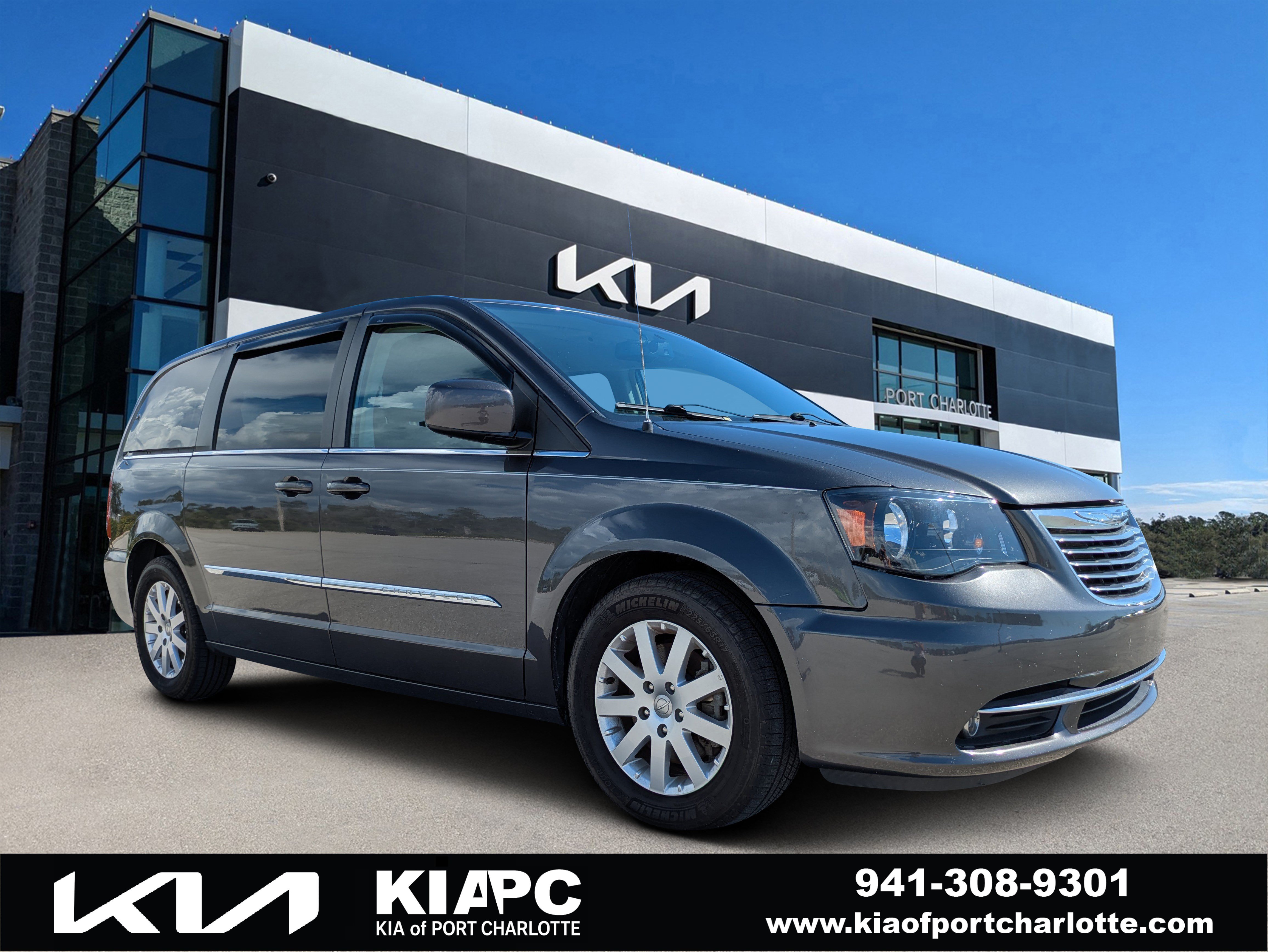 Used 2016 Chrysler Town & Country Touring