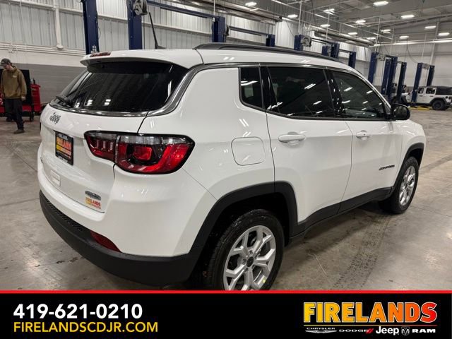 New 2026 Jeep Compass Latitude image 3