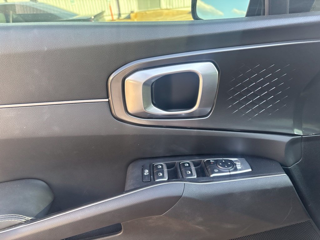 Used 2025 Kia Sorento S w/ Panoramic Sunroof Package FWD image 10