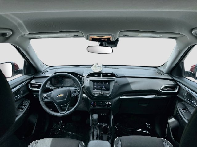 Used 2022 Chevrolet TrailBlazer LT w/ Confidence II Package FWD image 21