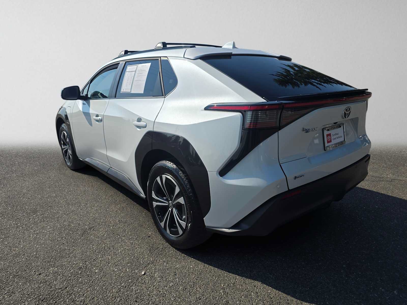Used 2025 Toyota bZ4X FWD image 5