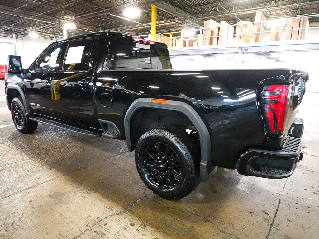 Used 2024 GMC Sierra 2500 AT4 w/ Technology Package AWD/4WD image 4