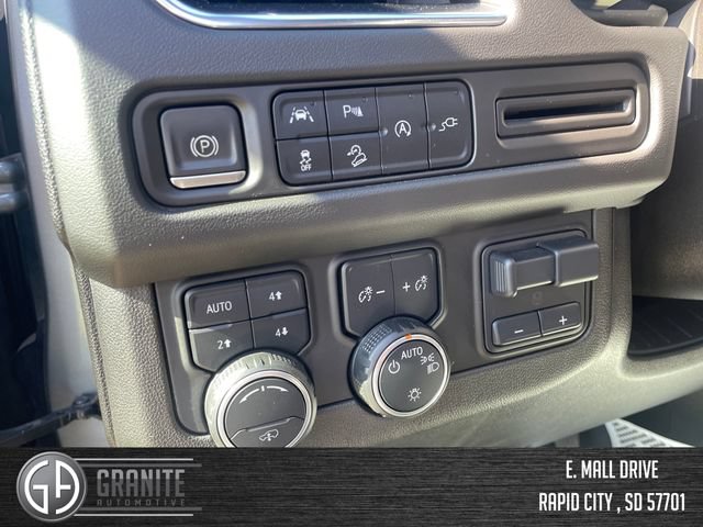 Used 2021 Chevrolet Tahoe Z71 w/ Z71 Off-Road Package AWD/4WD image 33