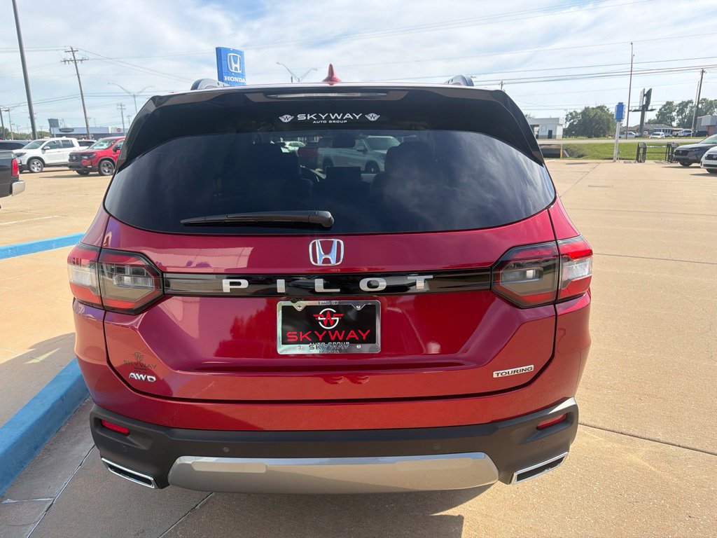 New 2026 Honda Pilot Touring image 7
