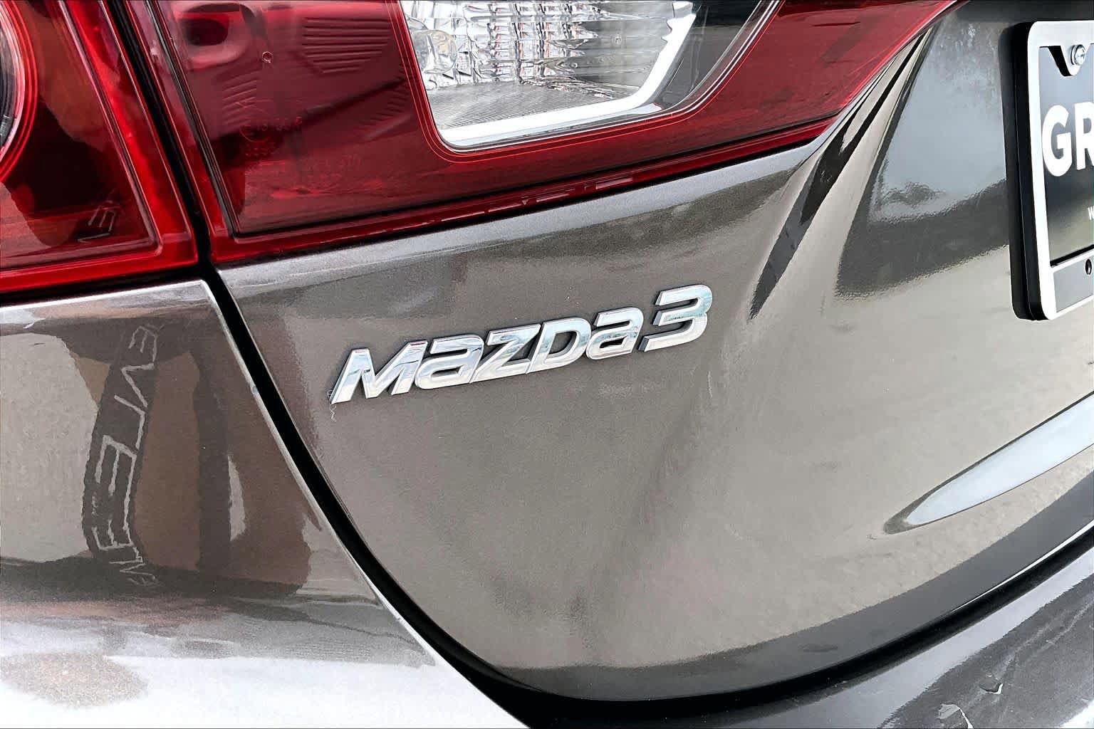 Used 2016 MAZDA MAZDA3 i Sport w/ Preferred Equipment Package FWD image 10