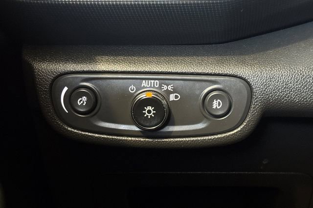 Used 2023 Chevrolet TrailBlazer RS w/ Convenience Package FWD image 39