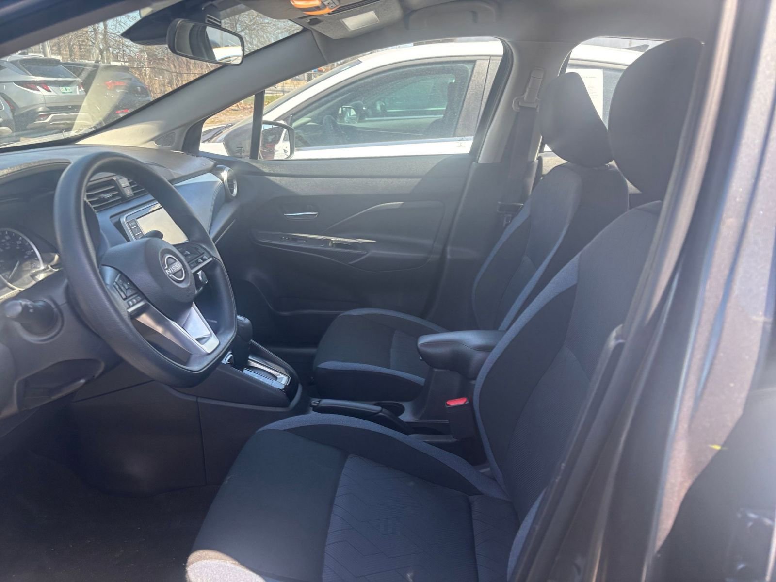 Used 2025 Nissan Versa SV FWD image 33