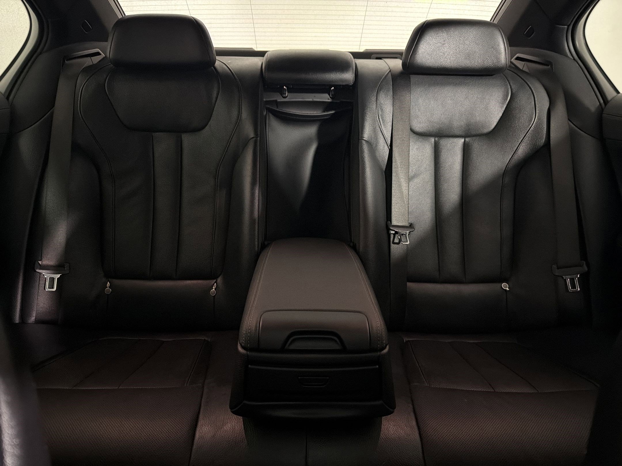 Used 2020 BMW 740i w/ M Sport Package RWD image 28