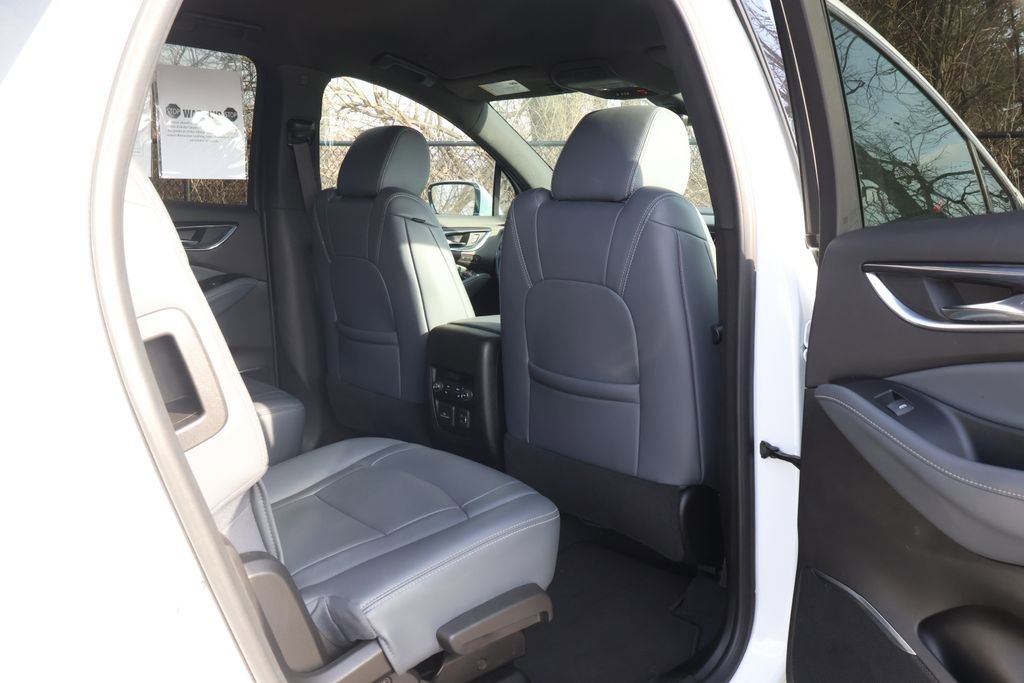 Used 2024 Buick Enclave Premium image 46