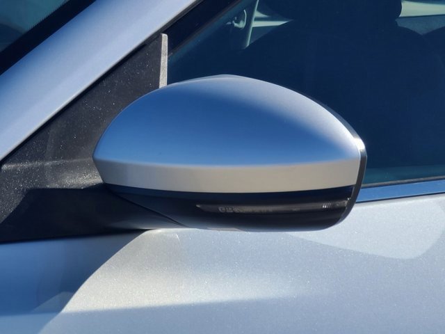 Used 2020 Nissan Sentra SV image 4