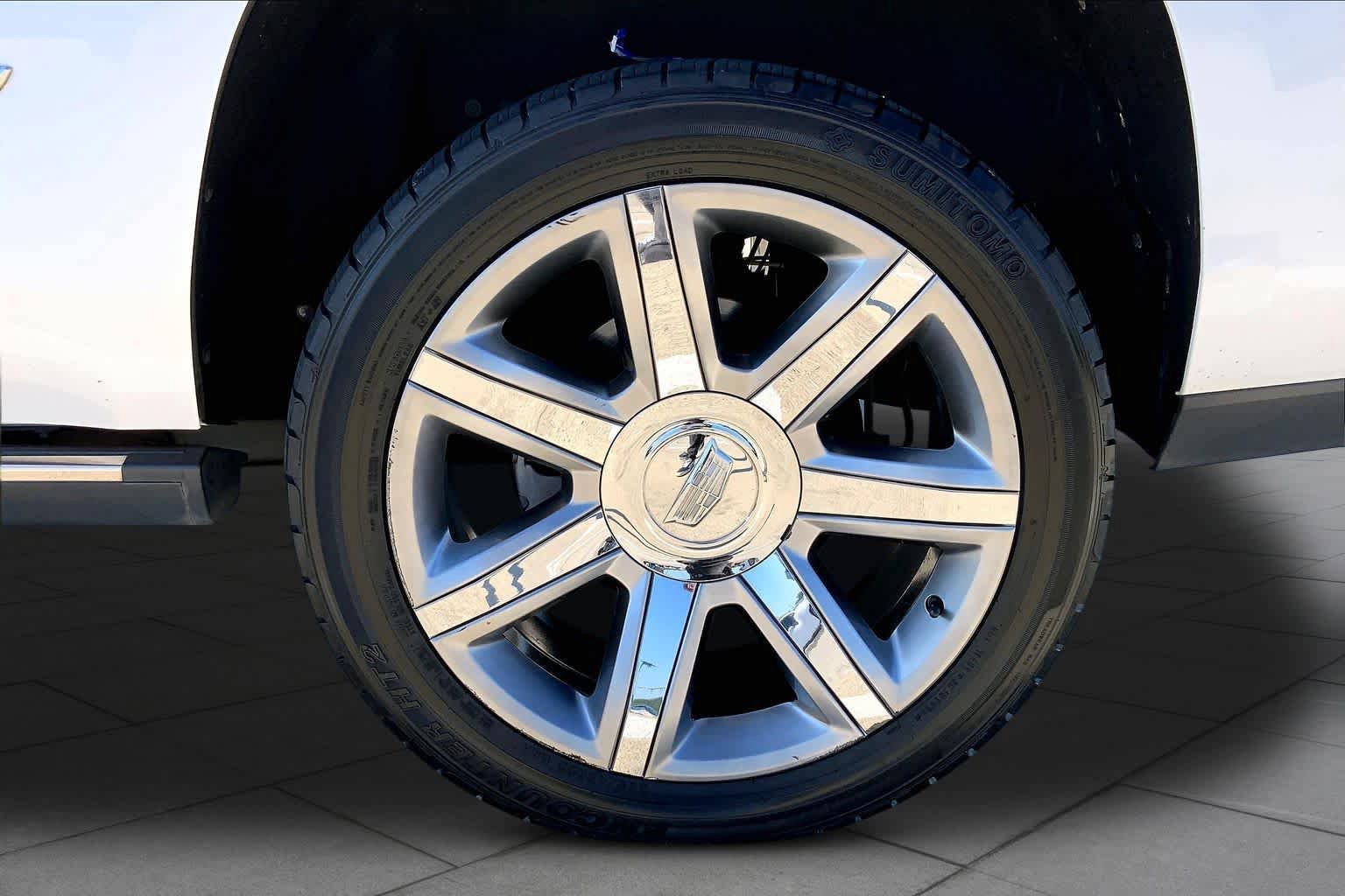 Used 2019 Cadillac Escalade Premium Luxury RWD image 11